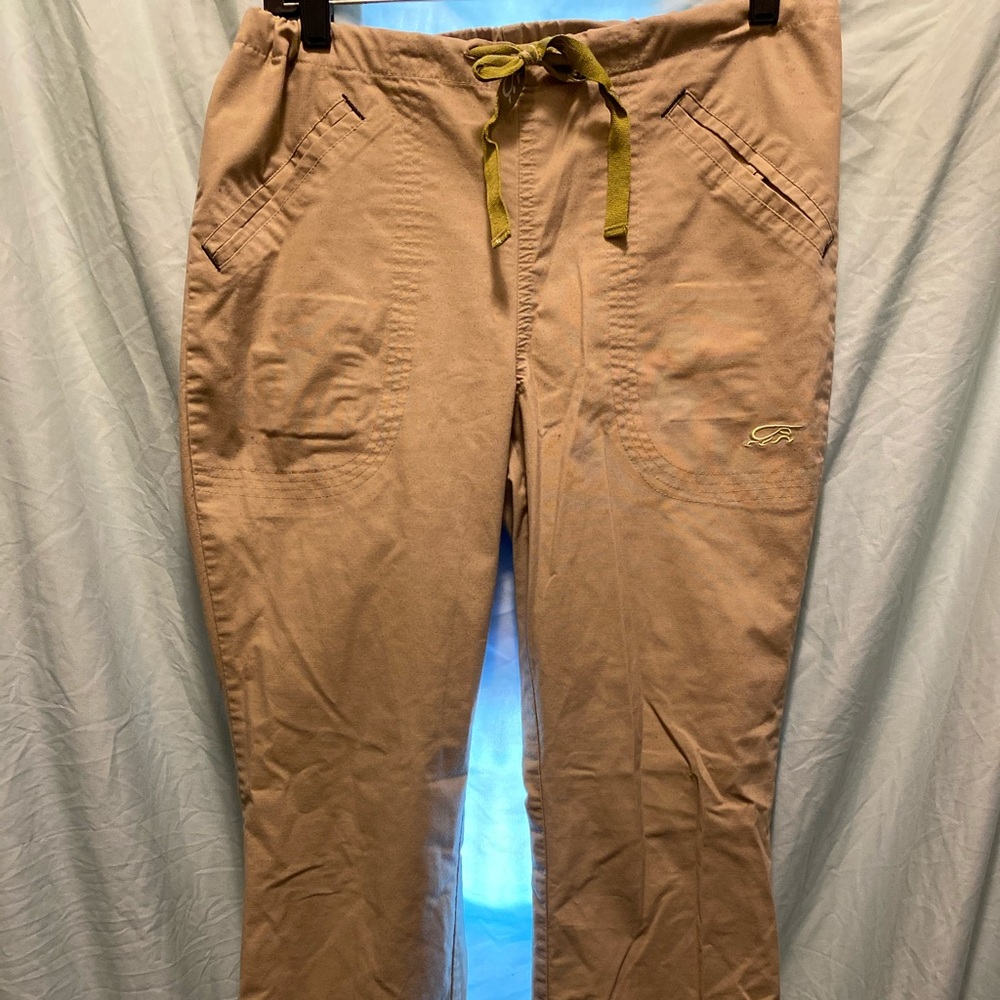 Iguana medical scrub pants. Women’s xS